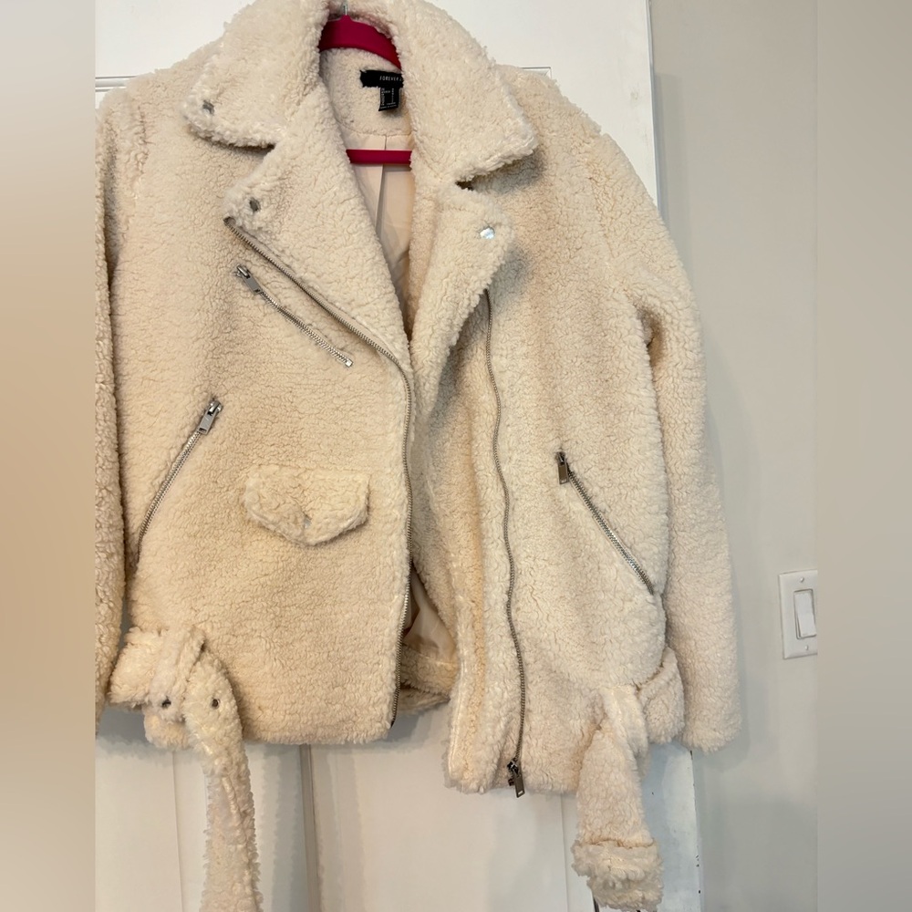 Fall Teddy Moto Jacket 🍂 - Picture 5 of 6